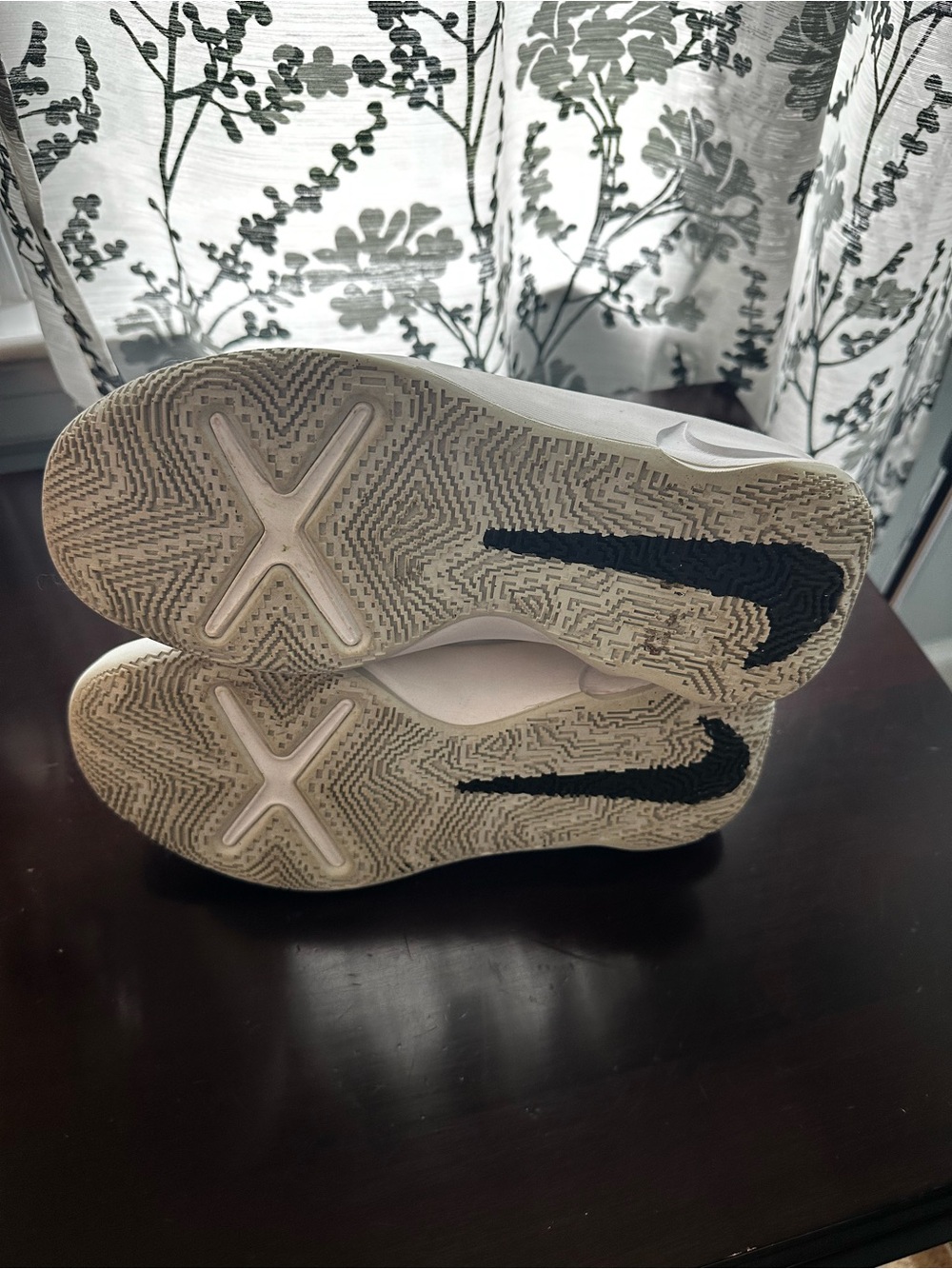 Nike Black, White and Gold Low-Top Sneakers - Picture 9 of 9